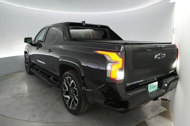 2024 Chevrolet Silverado EV — photo 2 of 16