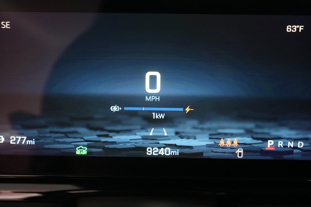 2024 Chevrolet Silverado EV — photo 5 of 16