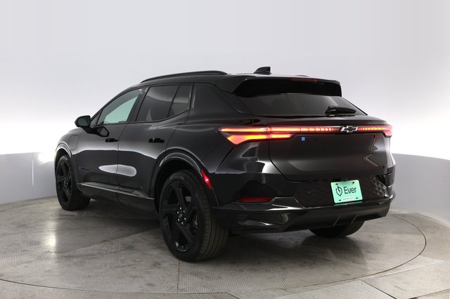 2024 Chevrolet Equinox EV — photo 13 of 18