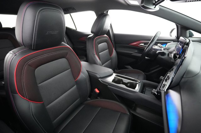 2024 Chevrolet Equinox EV — photo 17 of 18