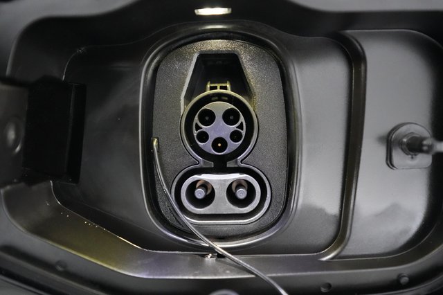 2024 Chevrolet Equinox EV — photo 8 of 18