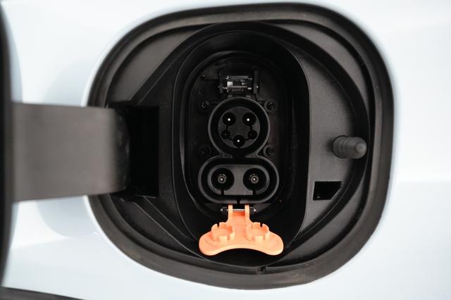 2022 Chevrolet Bolt EV — photo 8 of 20
