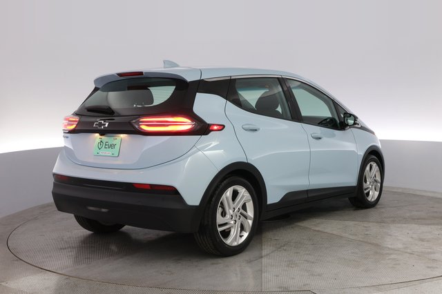 2022 Chevrolet Bolt EV — photo 2 of 20