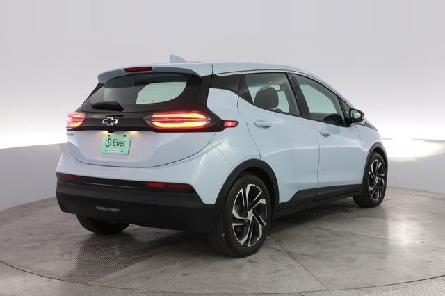 2023 Chevrolet Bolt EV — photo 2 of 20