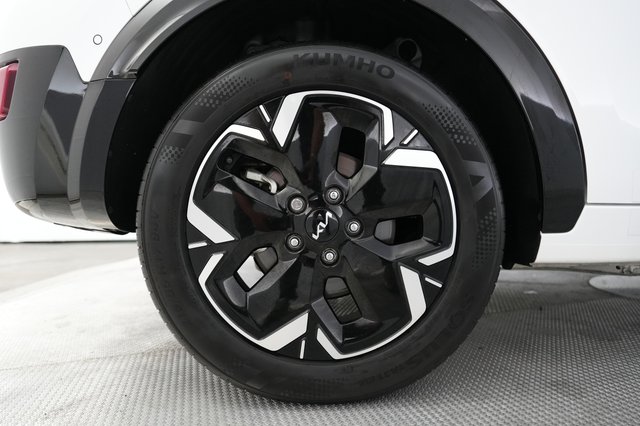 2023 Kia Niro EV — photo 17 of 21