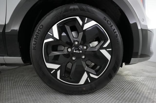 2023 Kia Niro EV — photo 7 of 22
