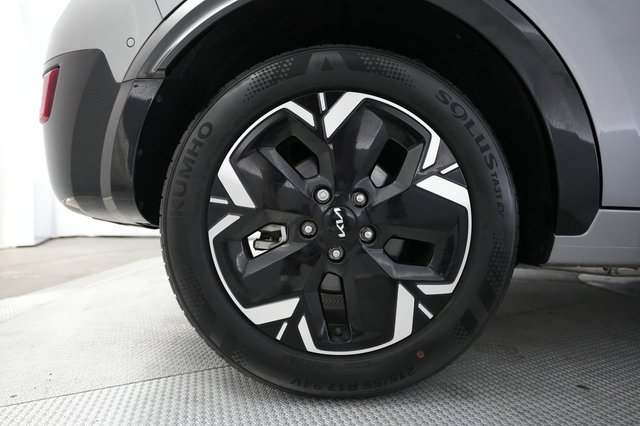 2023 Kia Niro EV — photo 17 of 22