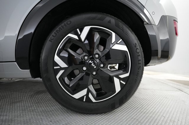 2023 Kia Niro EV — photo 16 of 22