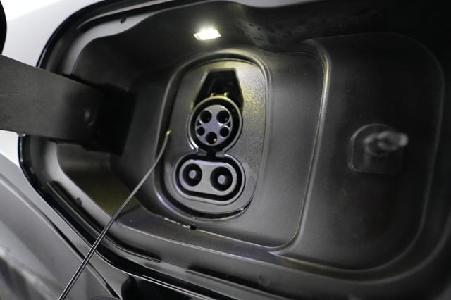 2024 Chevrolet Equinox EV — photo 8 of 20
