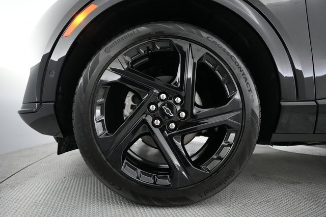 2024 Chevrolet Equinox EV — photo 15 of 20