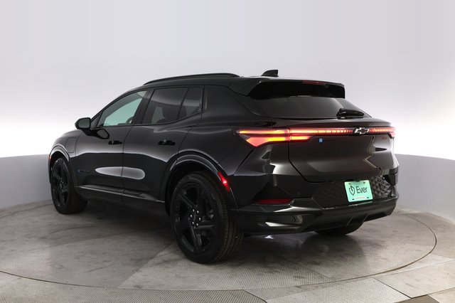 2024 Chevrolet Equinox EV — photo 13 of 20