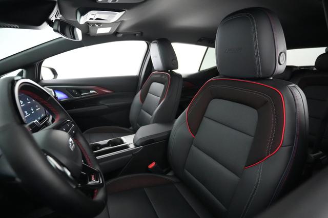 2024 Chevrolet Equinox EV — photo 3 of 20