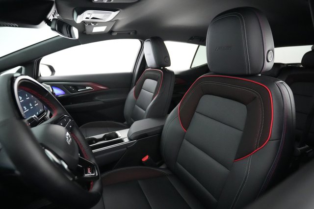 2024 Chevrolet Equinox EV — photo 3 of 20
