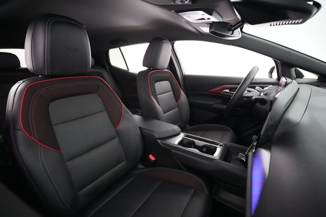 2024 Chevrolet Equinox EV — photo 18 of 20