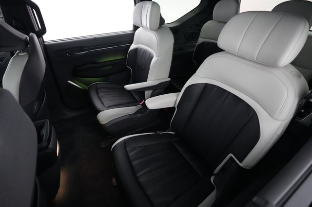 2024 Kia EV9 — photo 18 of 23