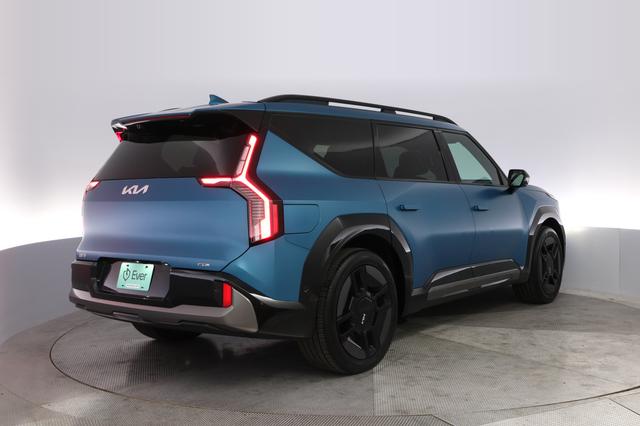 2024 Kia EV9 — photo 2 of 23
