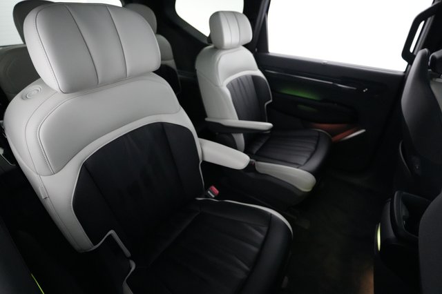 2024 Kia EV9 — photo 19 of 23