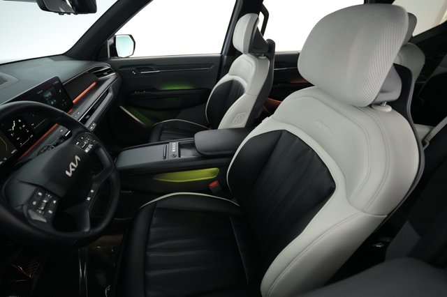 2024 Kia EV9 — photo 3 of 23