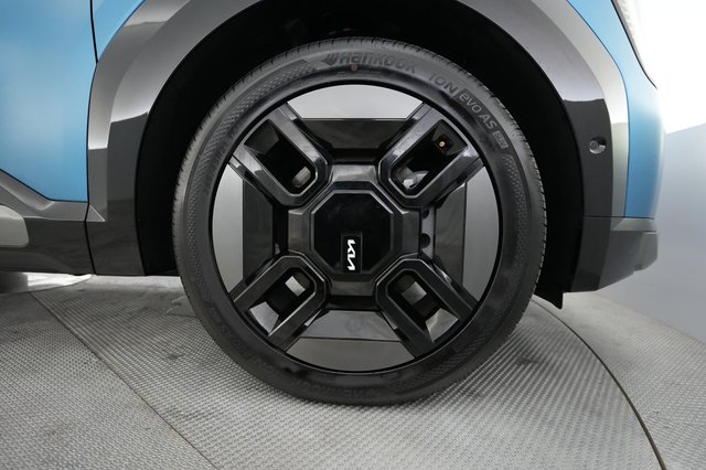 2024 Kia EV9 — photo 15 of 23