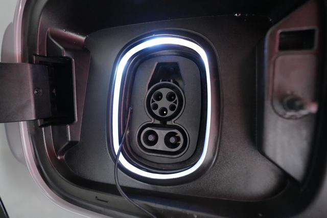 2024 GMC Sierra EV — photo 8 of 15