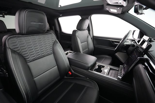 2024 GMC Sierra EV — photo 13 of 15