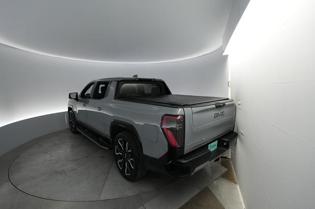 2024 GMC Sierra EV — photo 2 of 15