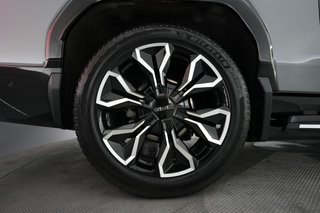 2024 GMC Sierra EV — photo 10 of 15