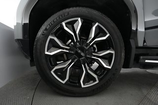 2024 GMC Sierra EV — photo 7 of 15