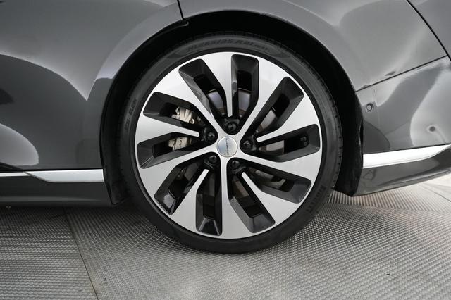 2022 Lucid Air — photo 7 of 22