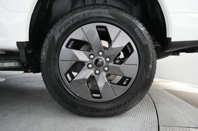 2022 Ford F-150 Lightning — photo 9 of 16