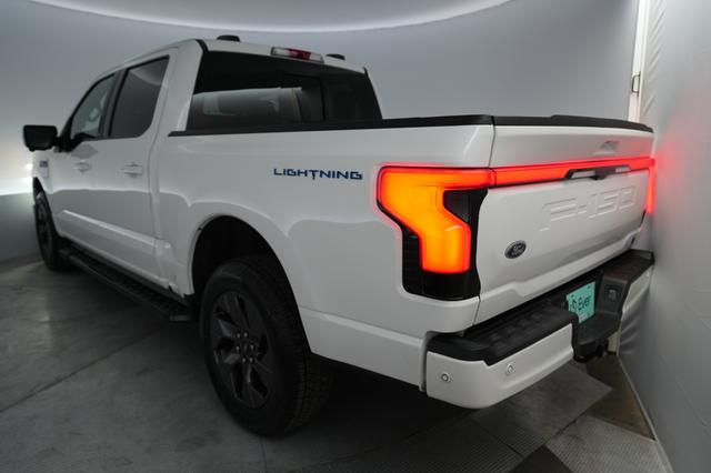 2022 Ford F-150 Lightning — photo 2 of 16