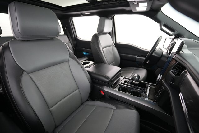 2022 Ford F-150 Lightning — photo 13 of 16