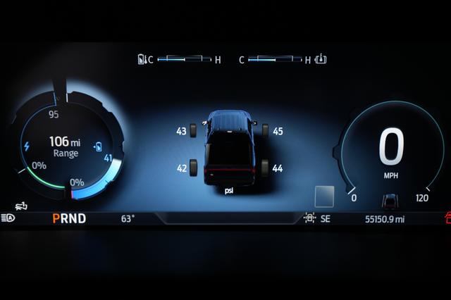 2022 Ford F-150 Lightning — photo 5 of 16