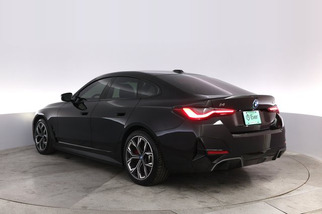 2023 BMW i4 — photo 13 of 20