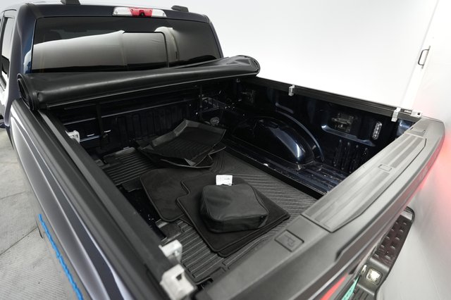 2023 Ford F-150 Lightning — photo 6 of 16