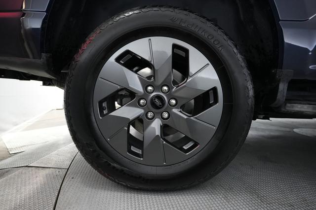2023 Ford F-150 Lightning — photo 10 of 16