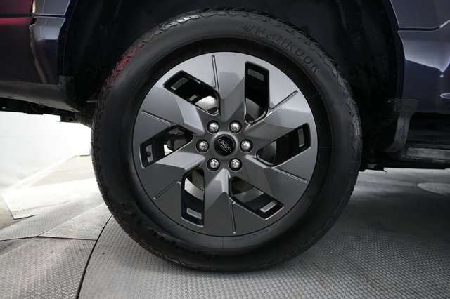 2023 Ford F-150 Lightning — photo 10 of 16