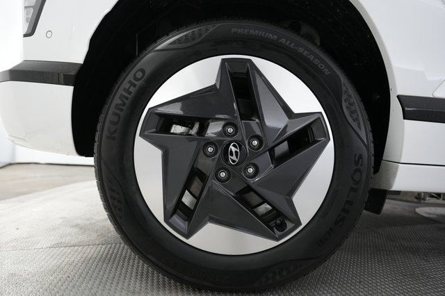 2024 Hyundai Kona Electric — photo 17 of 21