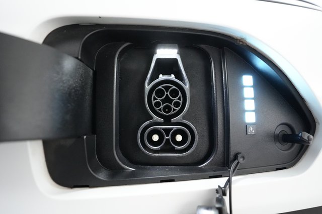 2024 Hyundai Kona Electric — photo 8 of 21