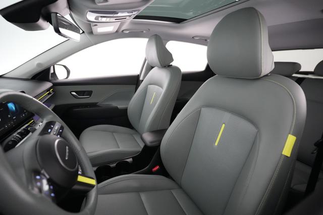 2024 Hyundai Kona Electric — photo 3 of 21