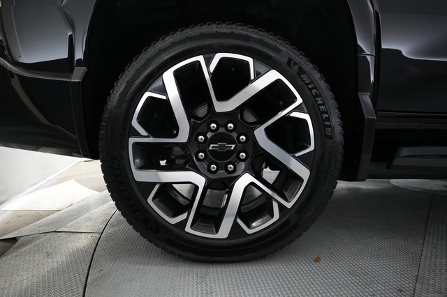 2024 Chevrolet Silverado EV — photo 9 of 16