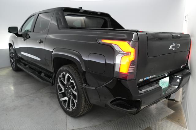 2024 Chevrolet Silverado EV — photo 2 of 16