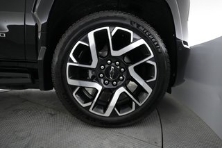 2024 Chevrolet Silverado EV — photo 10 of 16