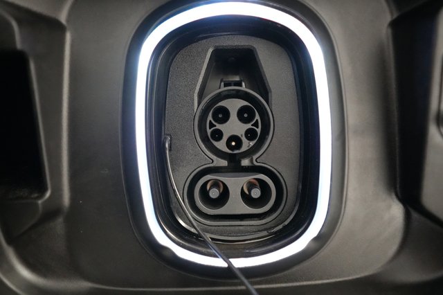 2024 Chevrolet Silverado EV — photo 8 of 16
