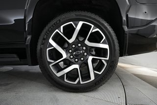 2024 Chevrolet Silverado EV — photo 11 of 16