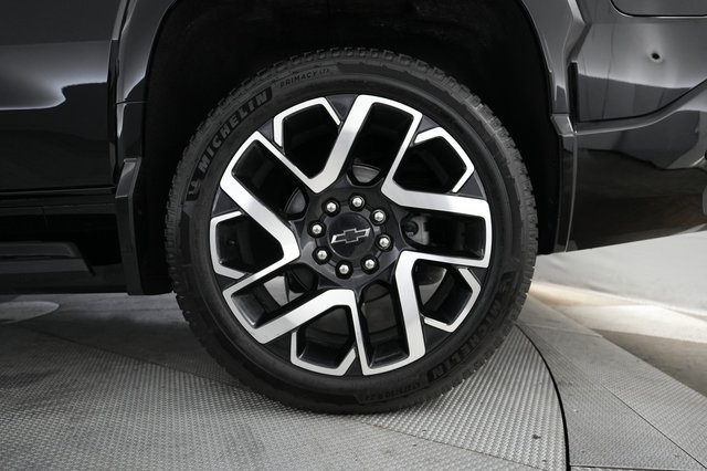 2024 Chevrolet Silverado EV — photo 11 of 16