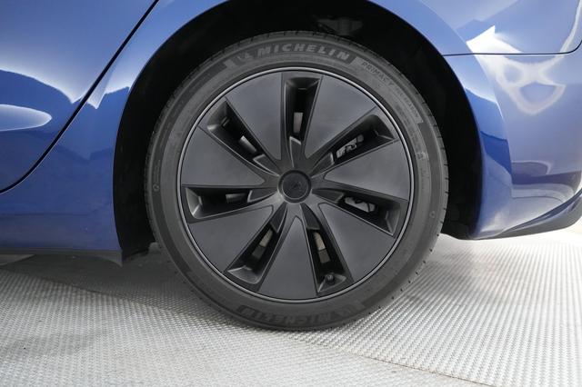 2024 Tesla Model 3 — photo 7 of 20