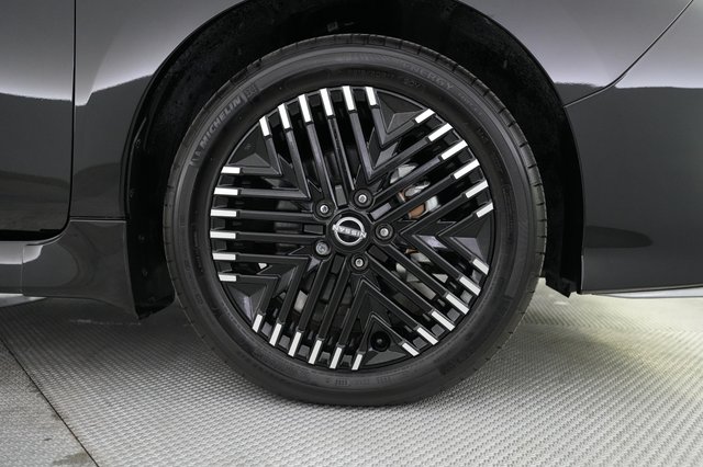 2024 Nissan LEAF — photo 7 of 20