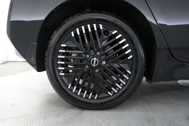 2024 Nissan LEAF — photo 17 of 20