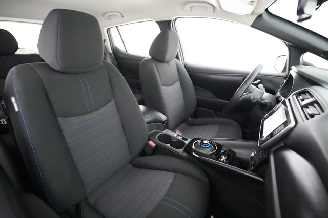 2024 Nissan LEAF — photo 4 of 20